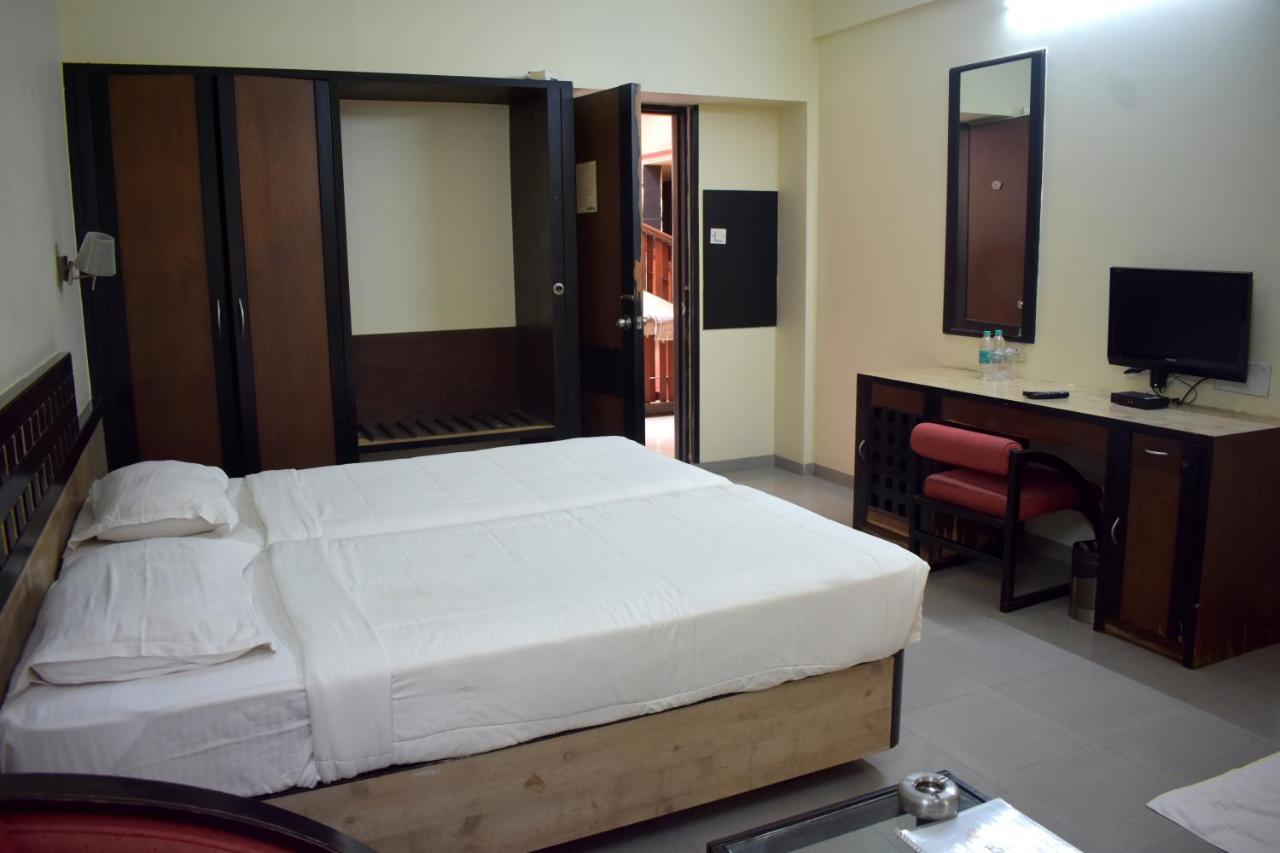 Hotel Metropolis Hubli Exteriér fotografie