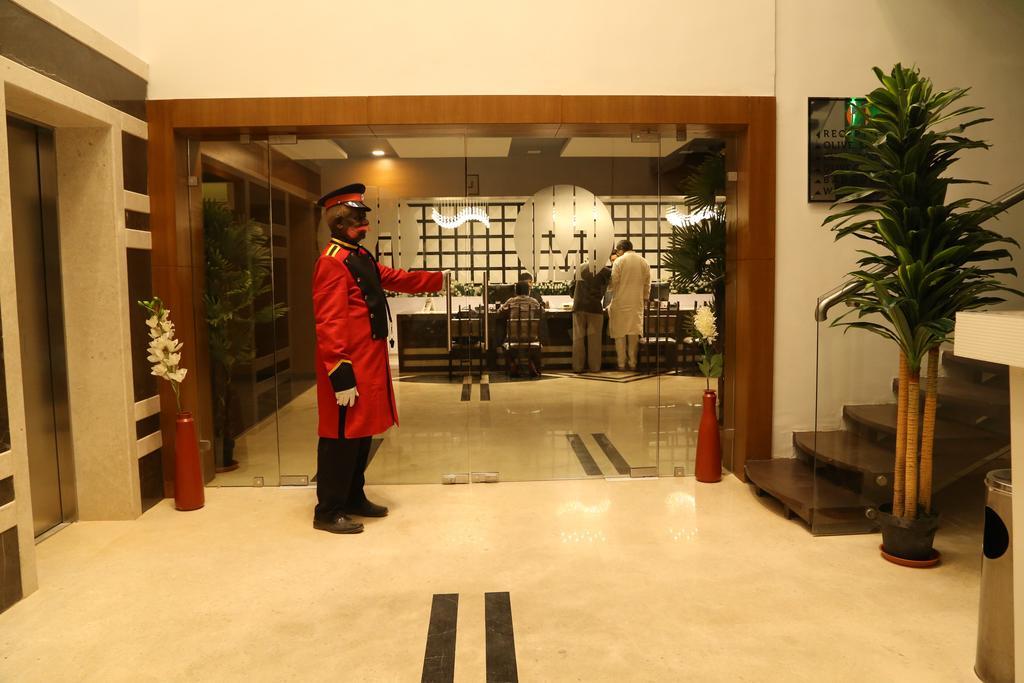 Hotel Metropolis Hubli Exteriér fotografie