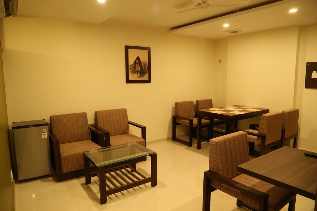 Hotel Metropolis Hubli Pokoj fotografie