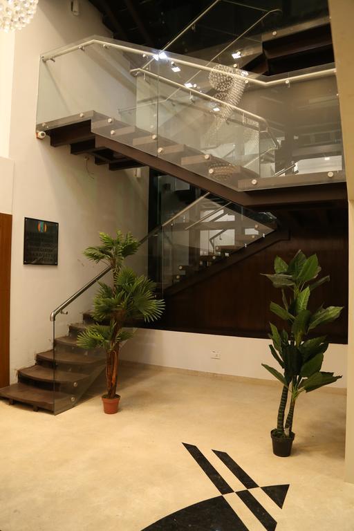 Hotel Metropolis Hubli Exteriér fotografie