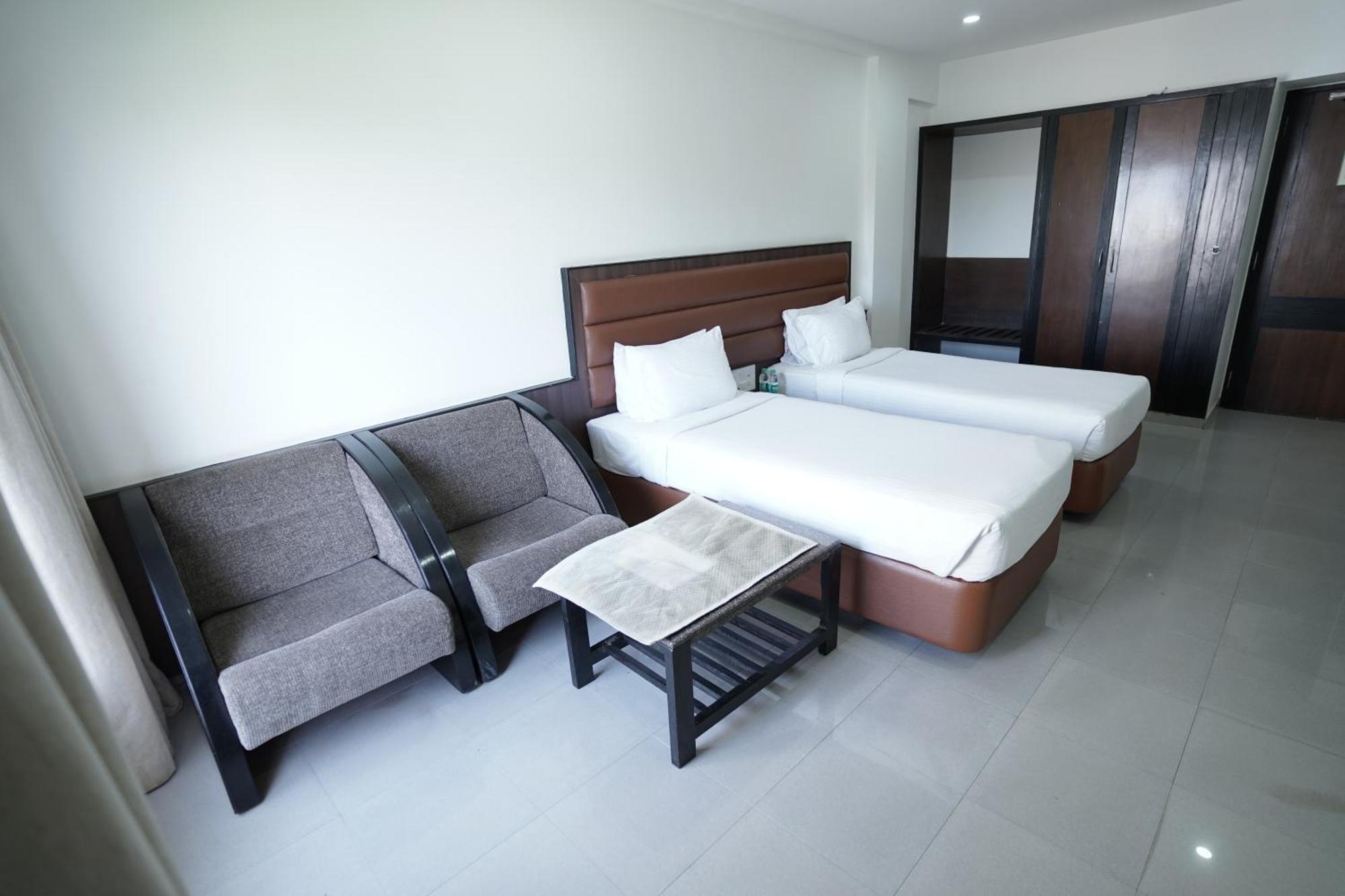 Hotel Metropolis Hubli Exteriér fotografie