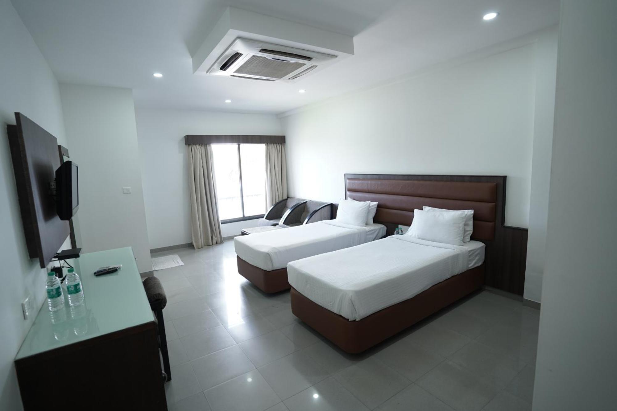 Hotel Metropolis Hubli Exteriér fotografie