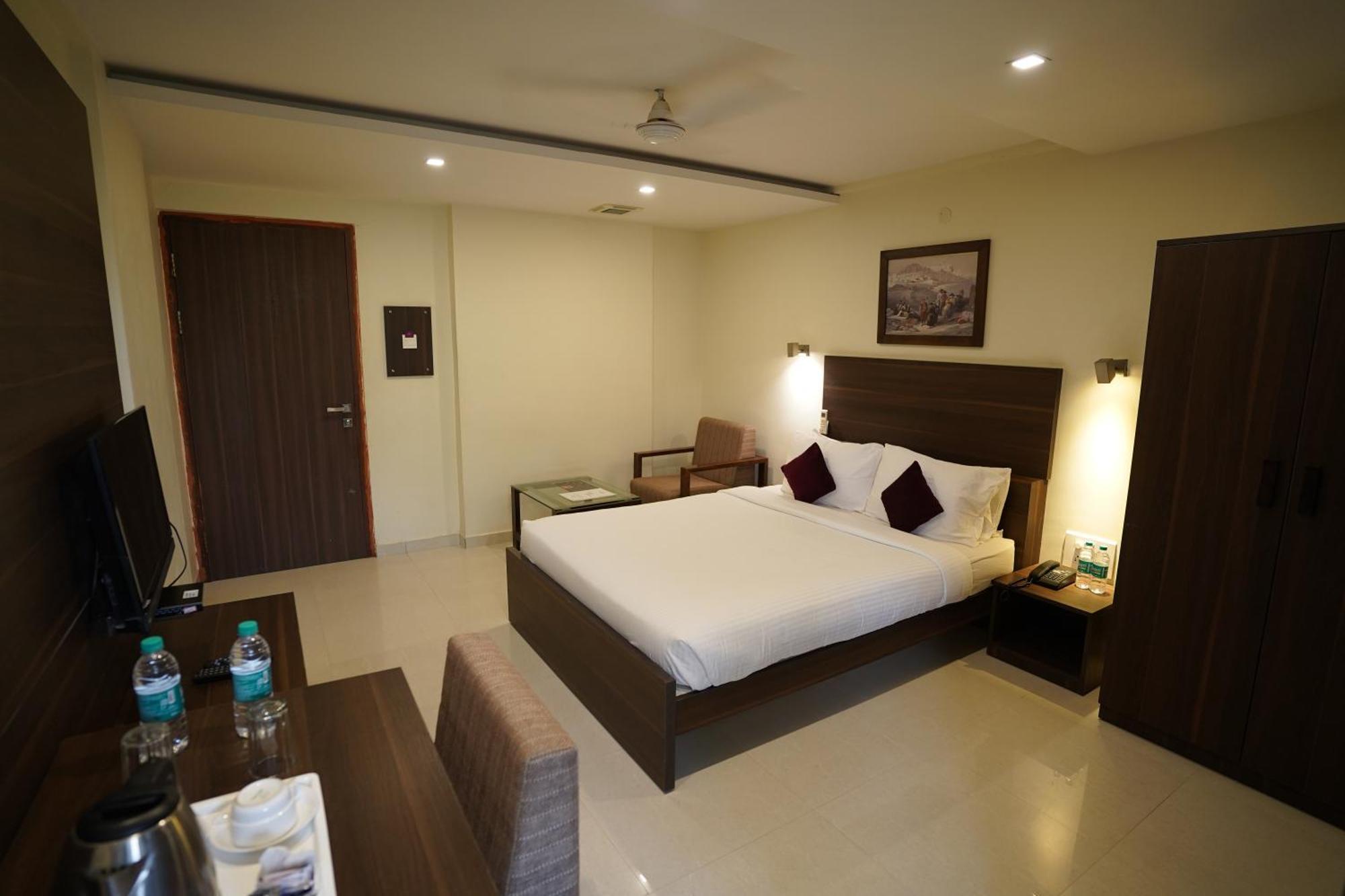 Hotel Metropolis Hubli Exteriér fotografie