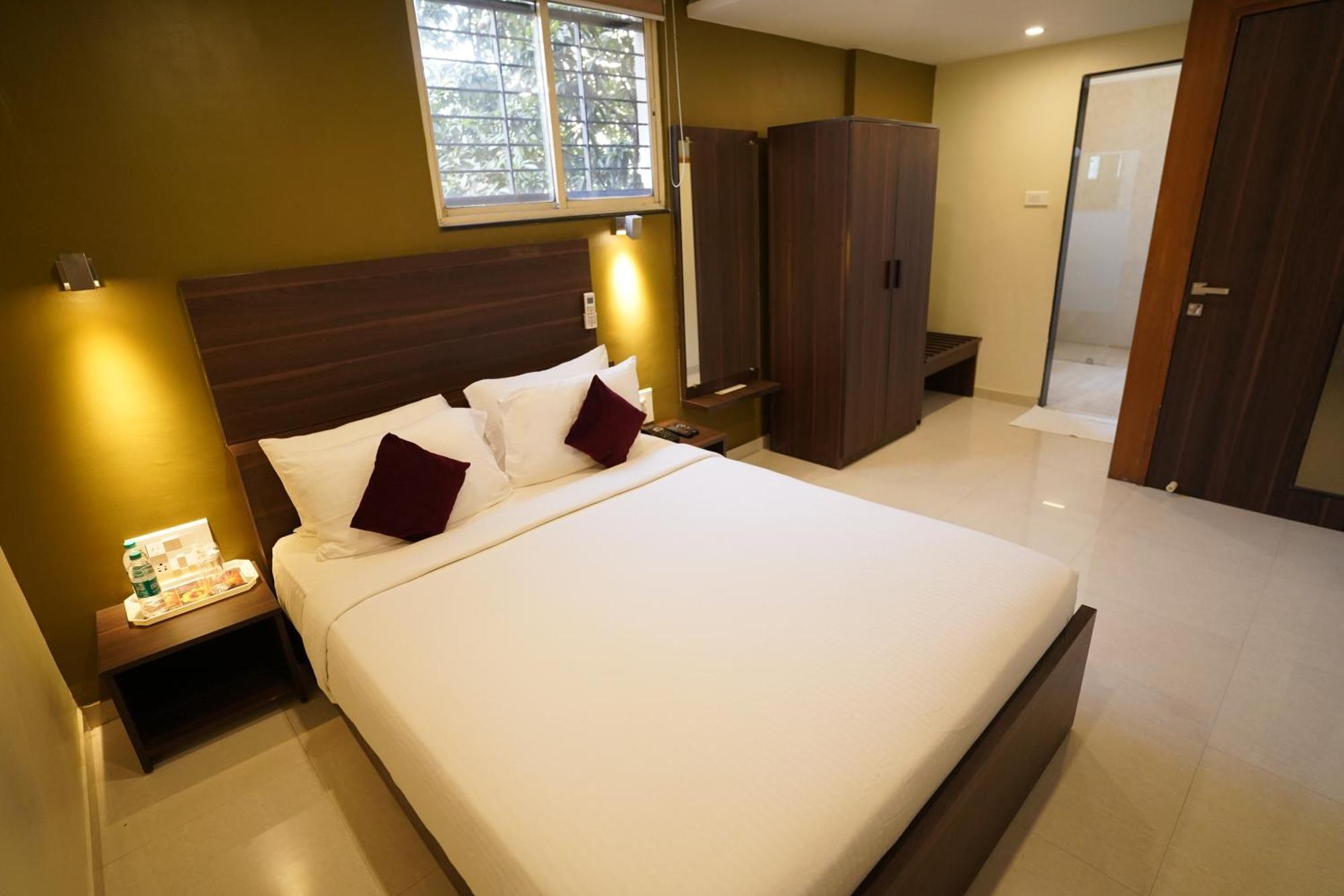 Hotel Metropolis Hubli Exteriér fotografie