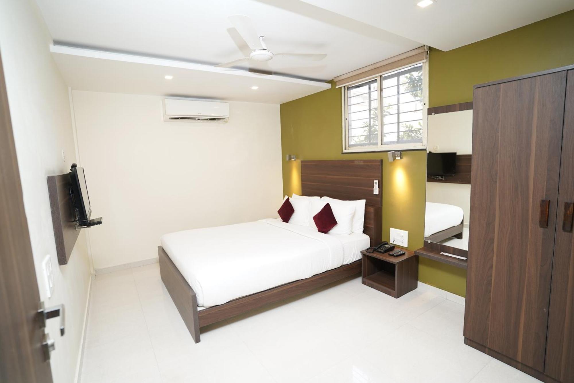 Hotel Metropolis Hubli Exteriér fotografie